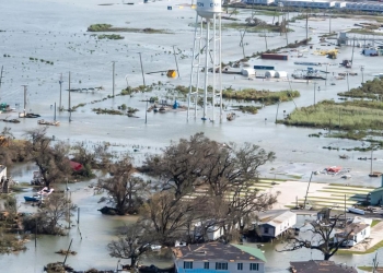 Hurricane Laura leaves 400,000 people without power in the USA