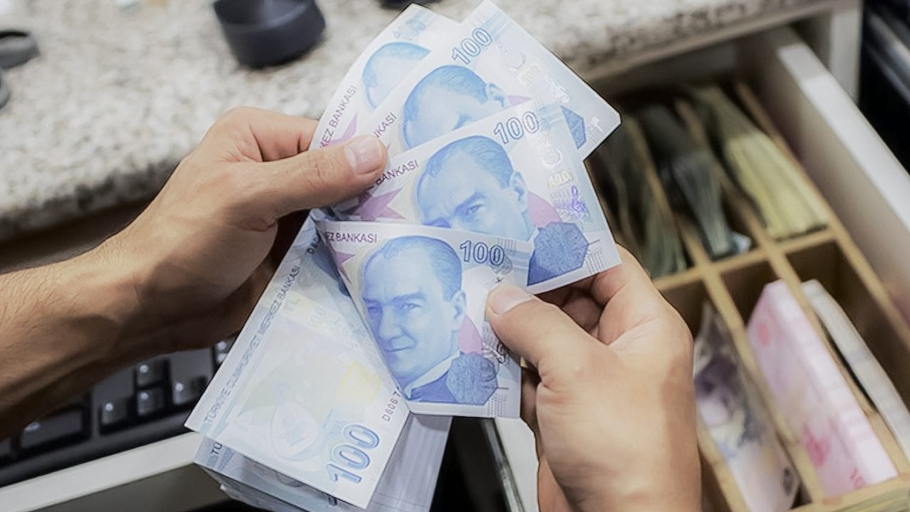 Turks consider selling their houses to buy gold as an option