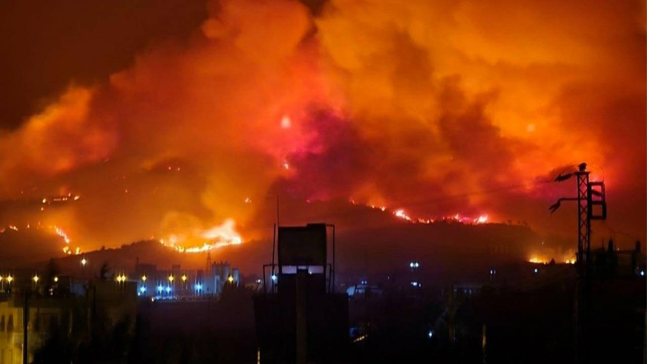 Fire spreads in Hatay in Turkey
