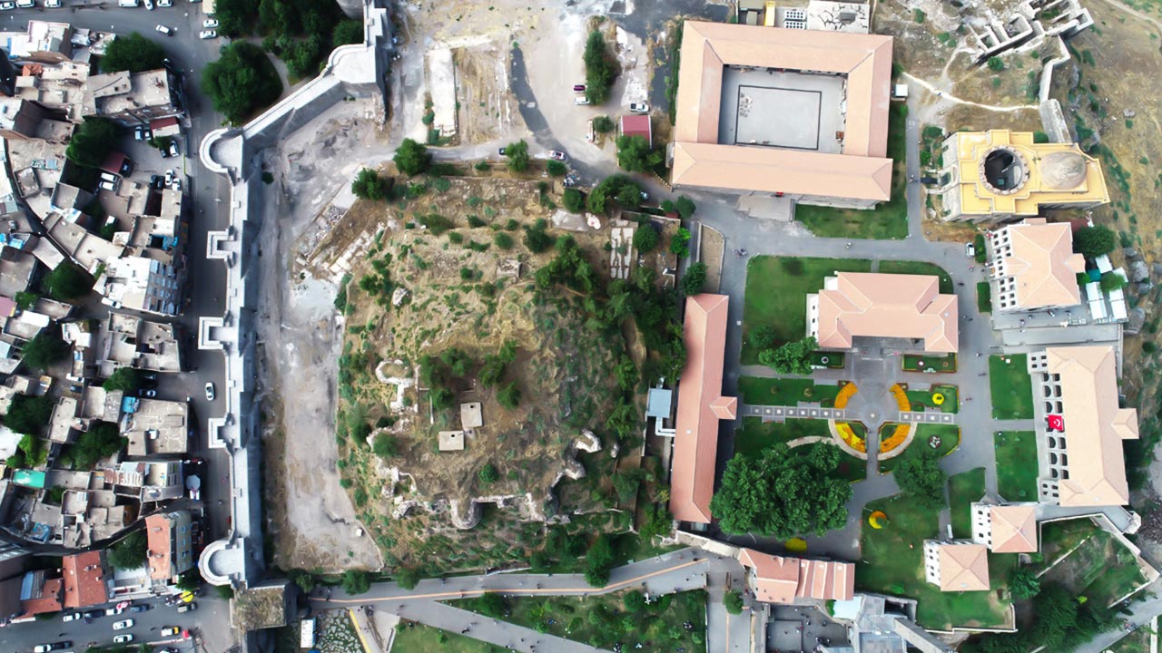 1,800-year-old heating system found during excavations in Diyarbakır