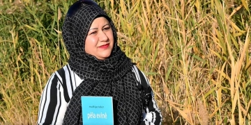 Poet Mülkiye Tekin resists patriarchal pressure and writes her own story