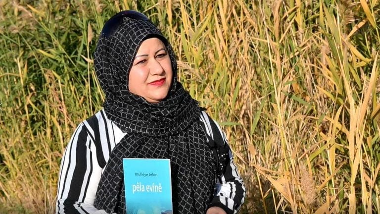 Poet Mülkiye Tekin resists patriarchal pressure and writes her own story