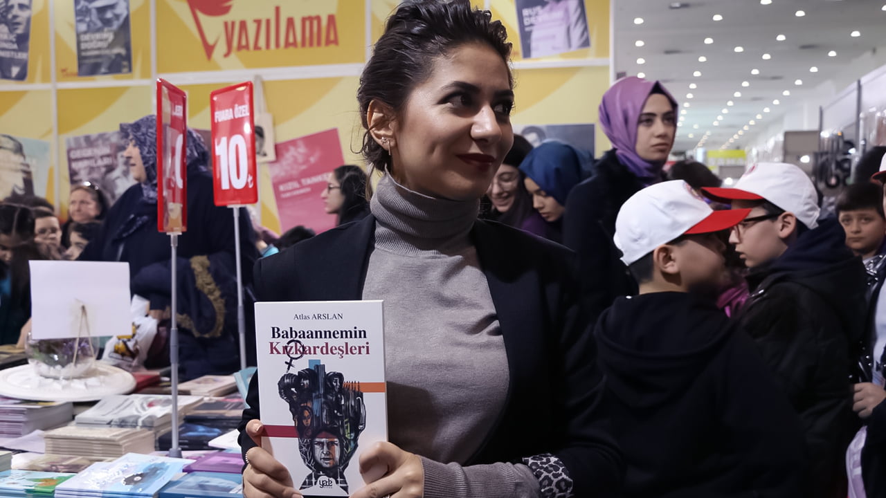 Atlas Arslan explores the bonds of sisterhood in new book