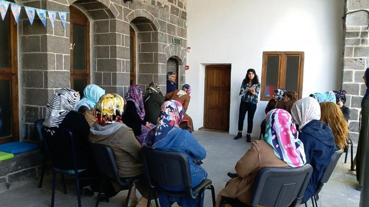 Refugee women don’t trust govermental agencies
