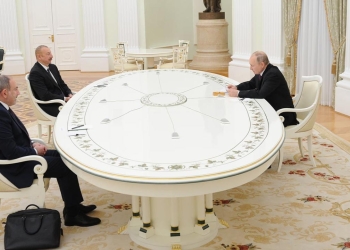 Putin hosts meeting with leaders of Armenia and Azerbaijan in Moscow