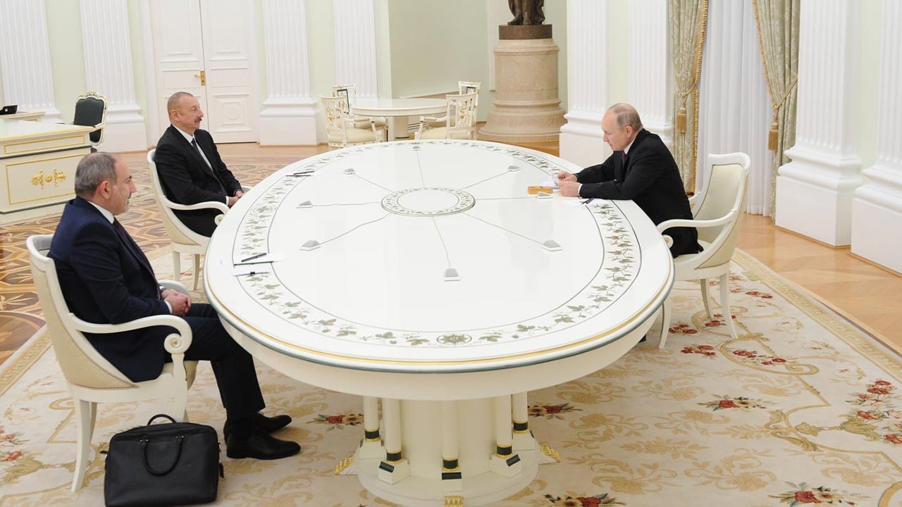 Putin hosts meeting with leaders of Armenia and Azerbaijan in Moscow