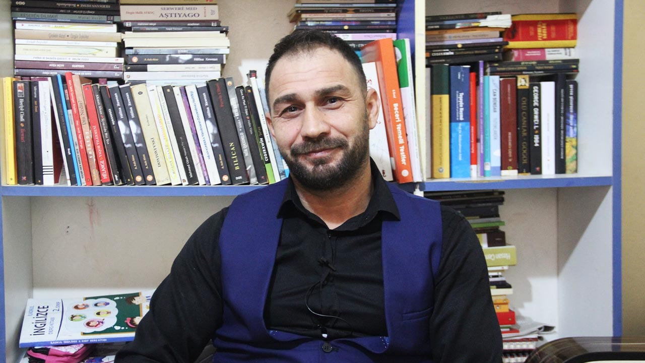 Defying state closures, teachers continue Kurdish language classes online