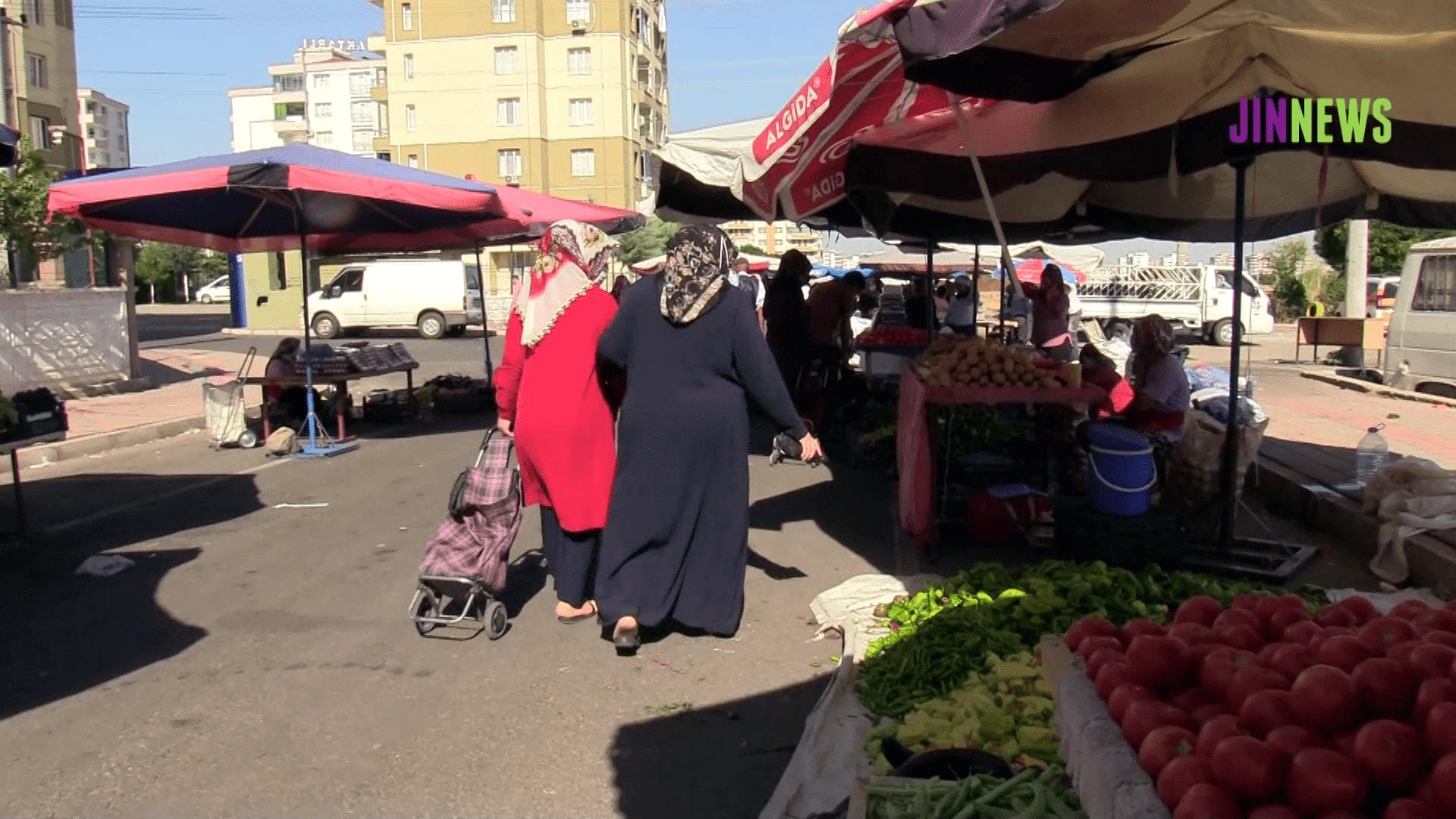 Women bazaar workers in Diyarbakir affected by Turkey’s financial crisis