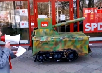 Protest action in Germany against the SPD and companies that sell weapons to Turkey