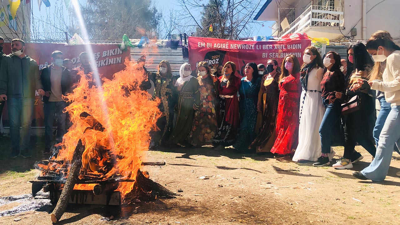 First Newroz fire in Diyarbakır, Turkey