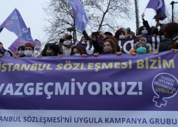 Women in Turkey take to the streets to defend Istanbul Convention