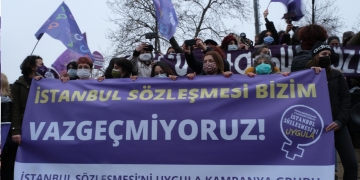 Women in Turkey take to the streets to defend Istanbul Convention