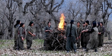 Kurdish female fighters in YJA-STAR celebrate Newroz