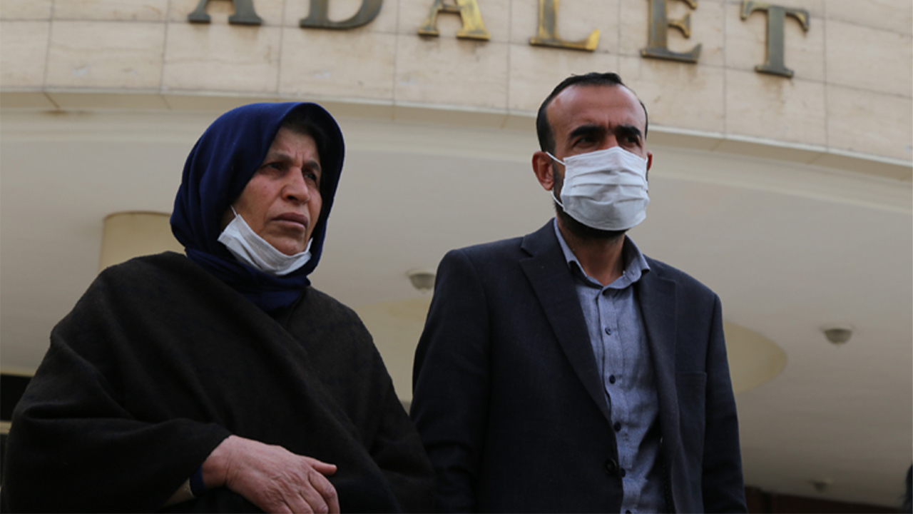 Emine Şenyaşar and Ferit Şenyaşar detained in Turkey at their sit-in vigil