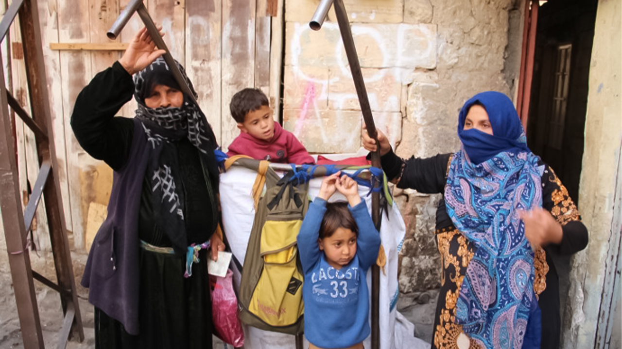 Syrian refugee women in Turkey work as waste paper collectors in desperate conditions