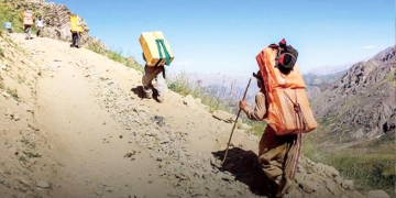 Tortured kolber dies on Turkey-Iran border