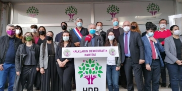 International observers of Kobani trial share messages of support with the HDP
