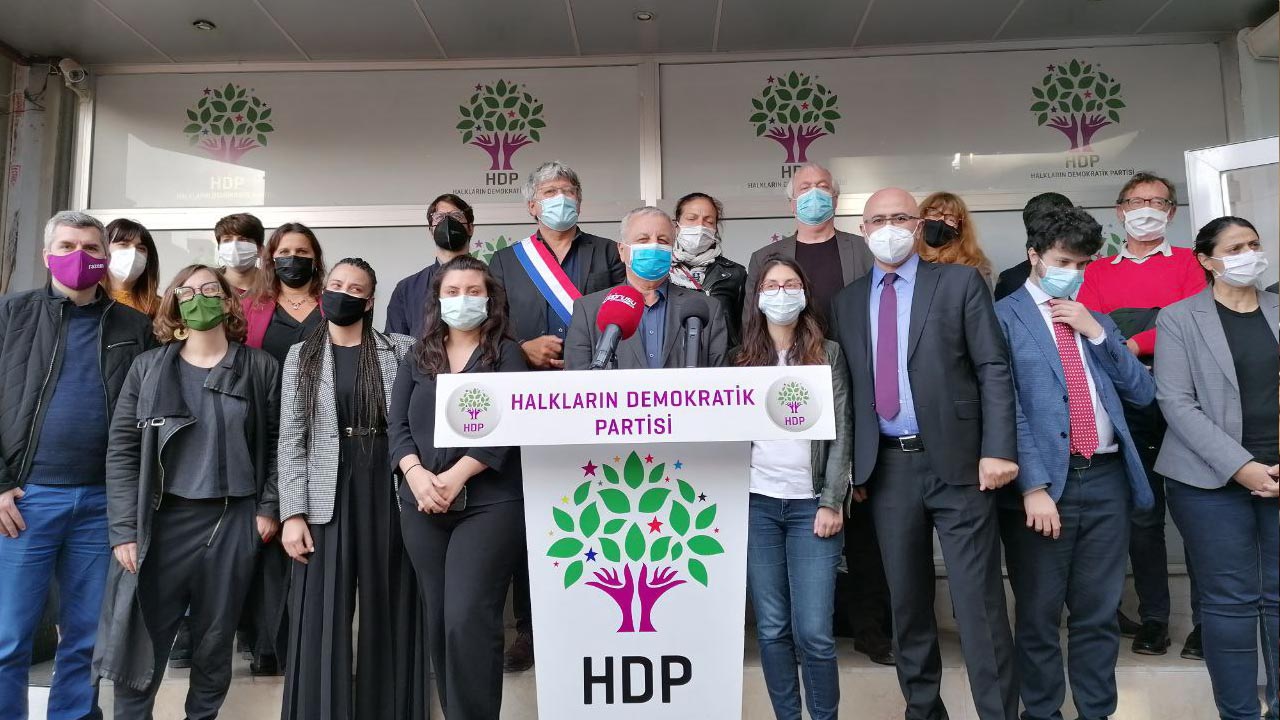 International observers of Kobani trial share messages of support with the HDP