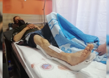 Turkish soldiers shoot a civilian in Van
