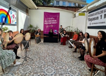 Women from Turkey sing 1 May anthem in 4 languages