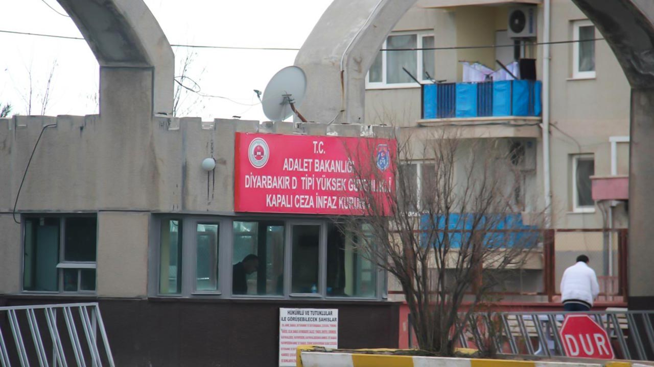 Woman banned from visiting her son in prison after speaking Kurdish