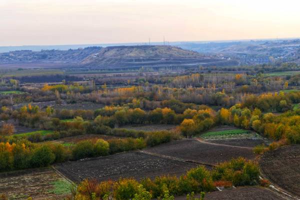 Turkey: Farmers from the historic Hevsel Gardens in Diyarbakir face financial hardship