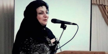 Iran: Kurdish author Mujgan Kawsi begins hunger strike in prison