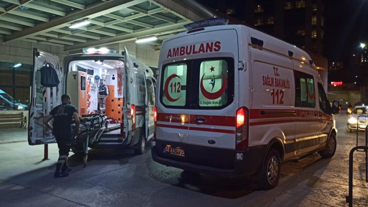 Two die, 12 injured as Turkish soldiers open fire on a lorry carrying refugees