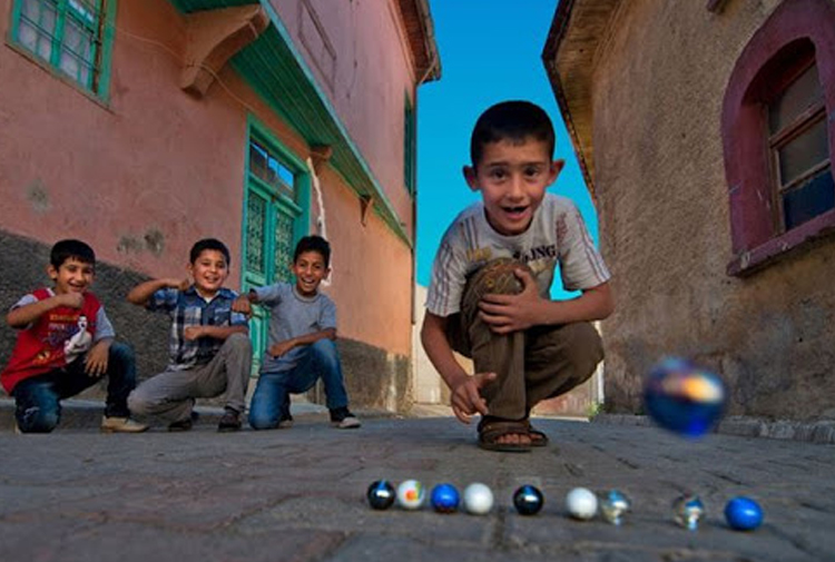 New report suggests art has a ‘healing power’ on children traumatised by war