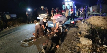 Minibus carrying refugees crashes: 12 dead, 20 injured