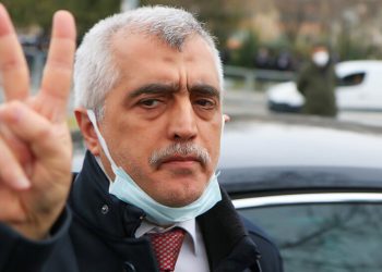 Gergerlioğlu back in parliament after 4 months enforced absence