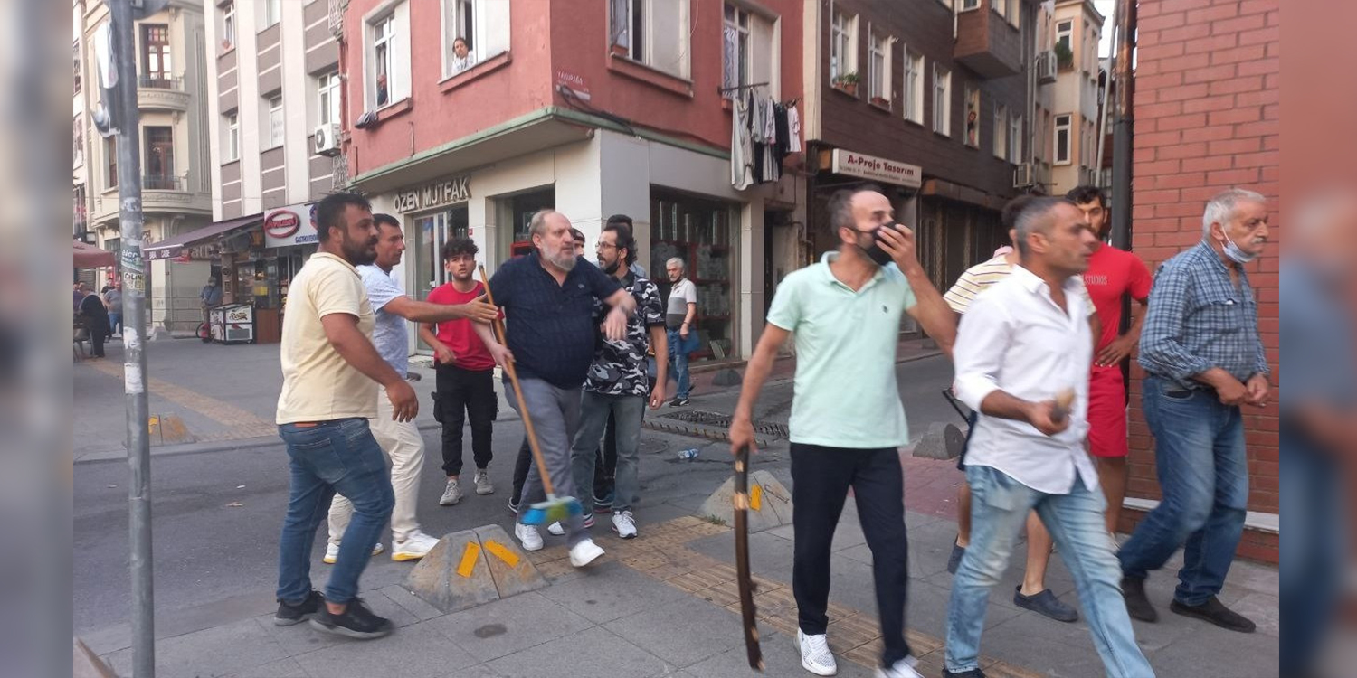 Journalists attacked by racist group in Turkey