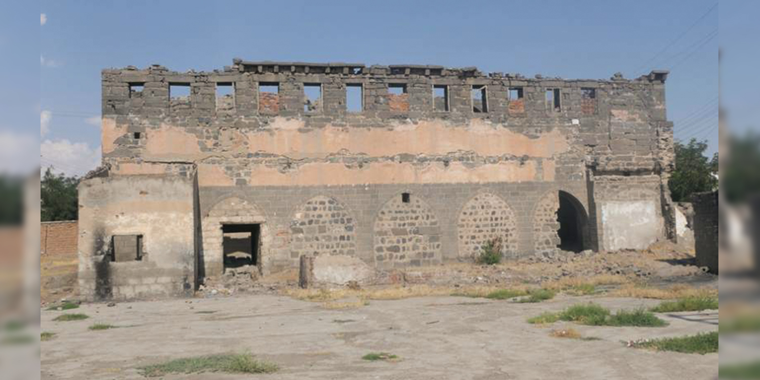 Diyarbakır: Armenian Surp Sarkis Church on verge of collapse