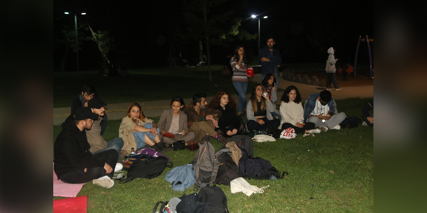 Turkey: University students continue sleeping out in parks to protest against rising housing prices