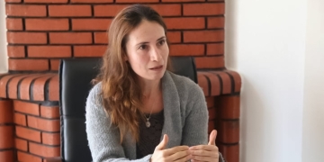 Turkey: Analyst says AKP down 10 points as women move away due to the economic crisis