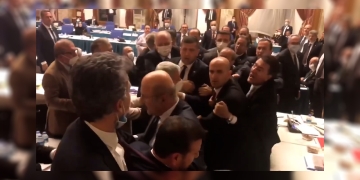 Insults of MP lead to scuffle in the Turkish parliament