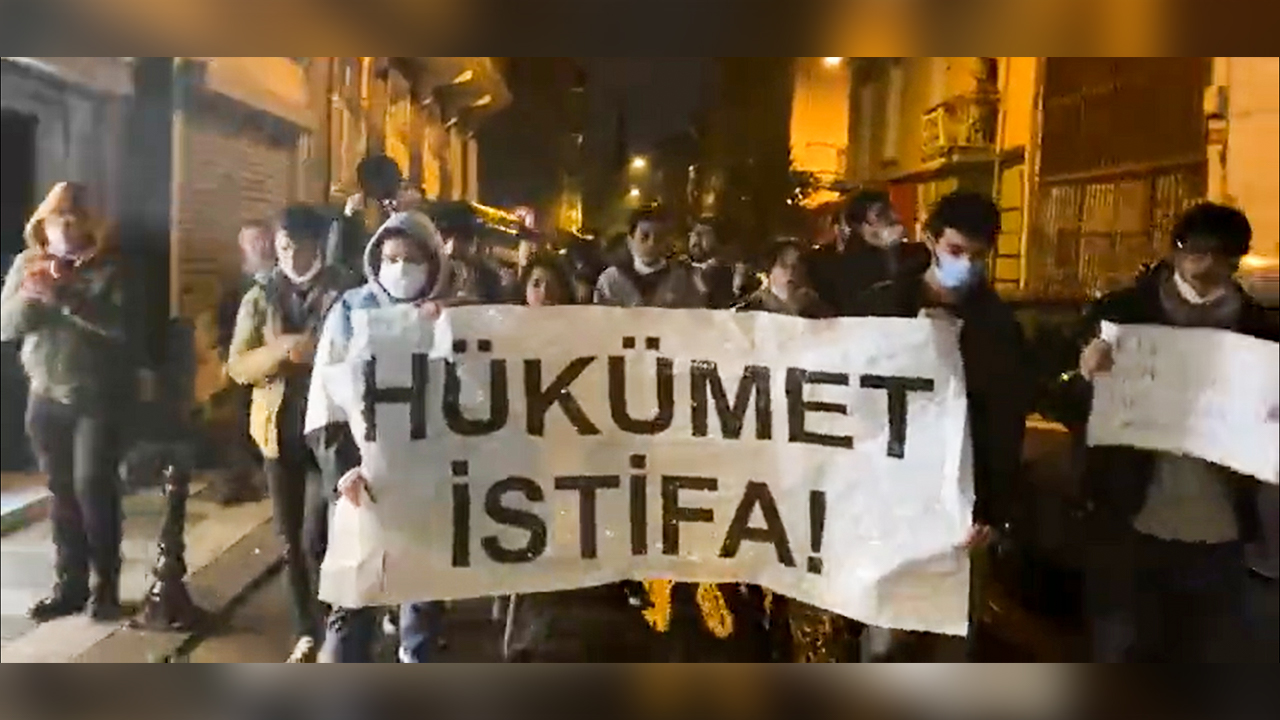 People take to the streets across Turkey after currency crash