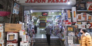 Turkey: Shop shelves empty in Urfa as Turkish lira continues to plummet