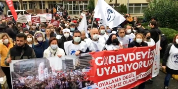 Turkey: Health workers go on strike