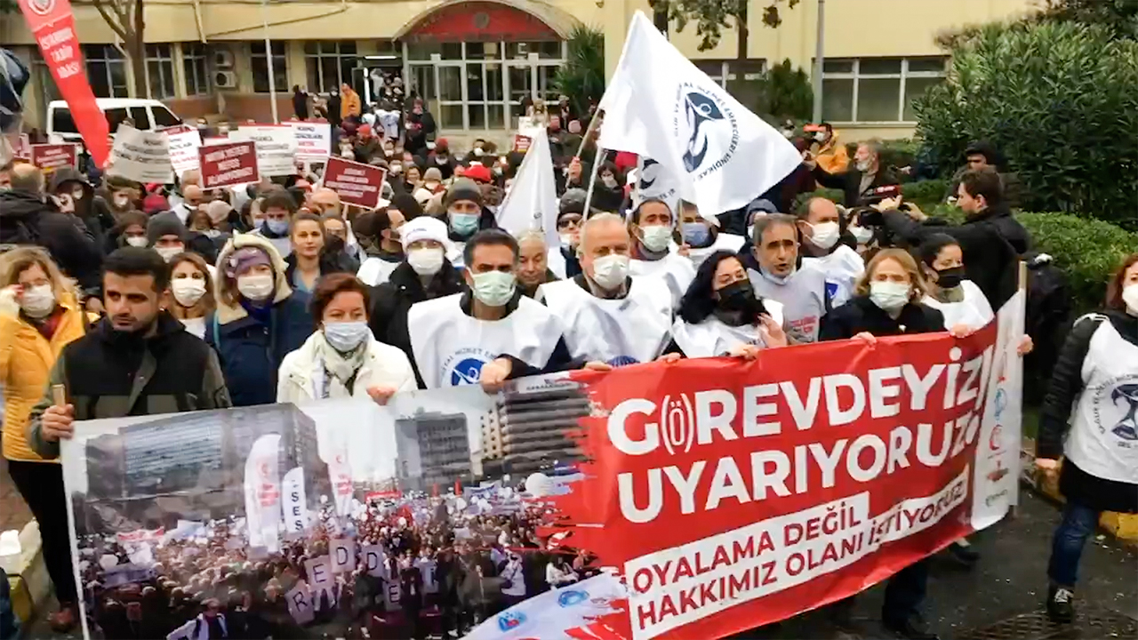 Turkey: Health workers go on strike