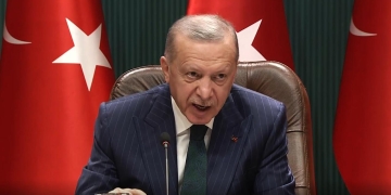 Turkey: Arrest warrants issued for 8 people for ‘insulting the president’ after Erdoğan announced that he has tested positive for coronavirus