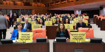 Turkey: Immunity of Kurdish MP lifted after her photo with PKK member revealed