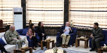 SDF Commander-in-chief Mazlum Abdi meets with US officials.