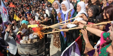 Fire of Newroz set all across Turkey