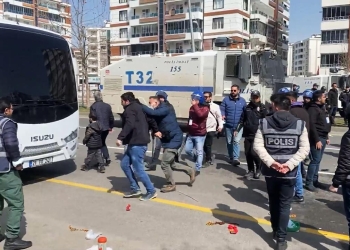 Turkey: Police detains at least 100 children in Newroz celebrations in Diyarbakır