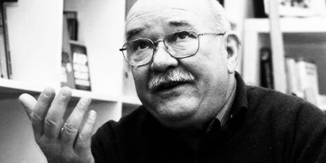 Prominent Turkish journalist and playwright dies in hospital