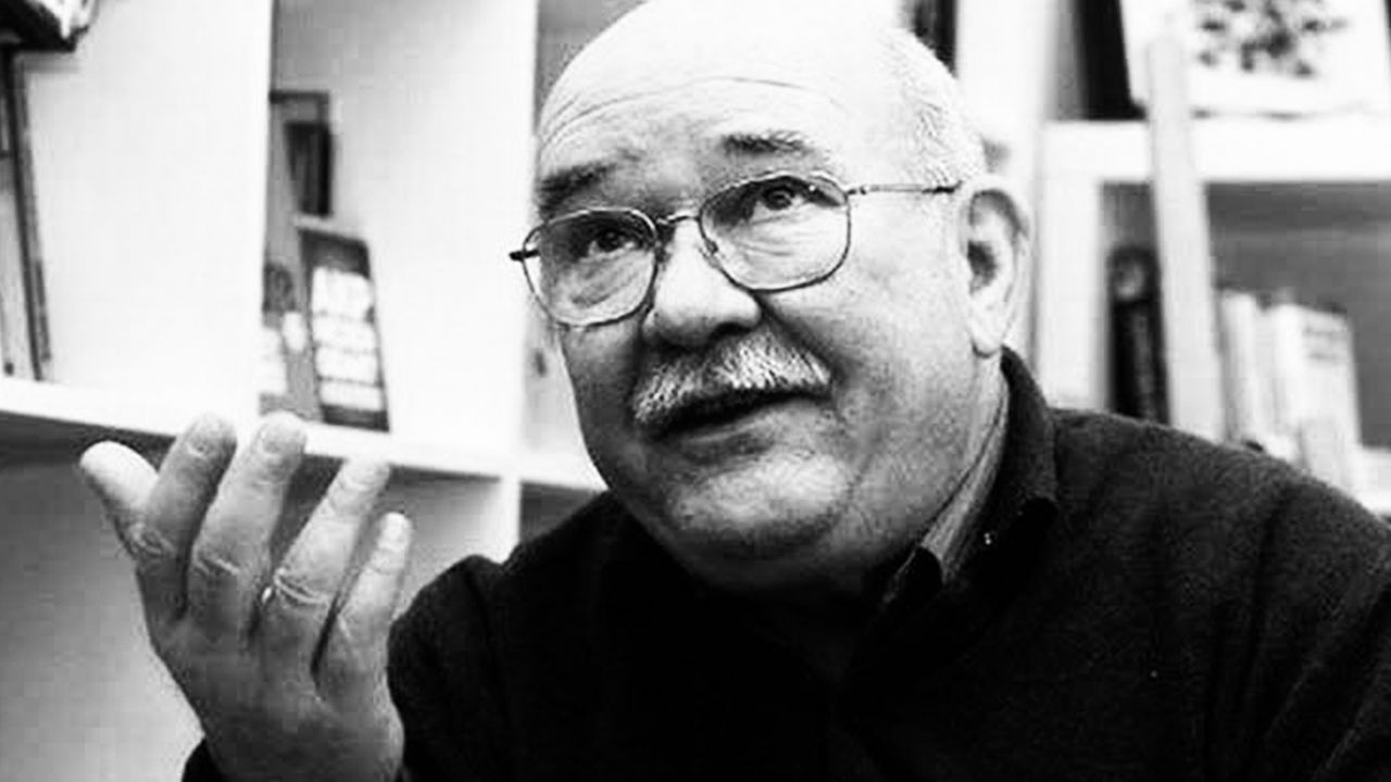 Prominent Turkish journalist and playwright dies in hospital