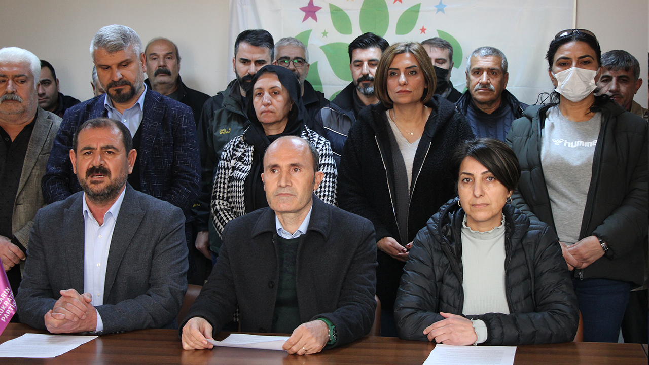 Turkey: Mayors declare they will never recognise decisions made by appointed trustees