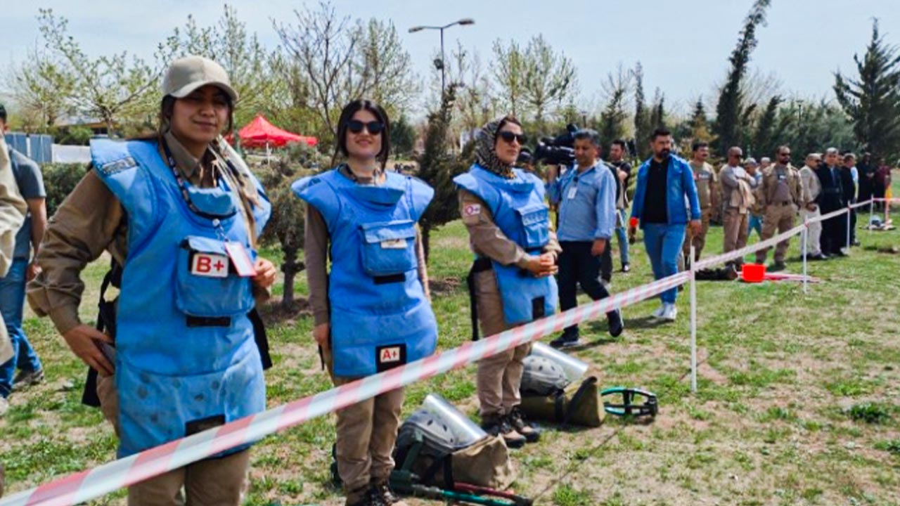 Women work in mine clearance teams in Iraqi Kurdistan