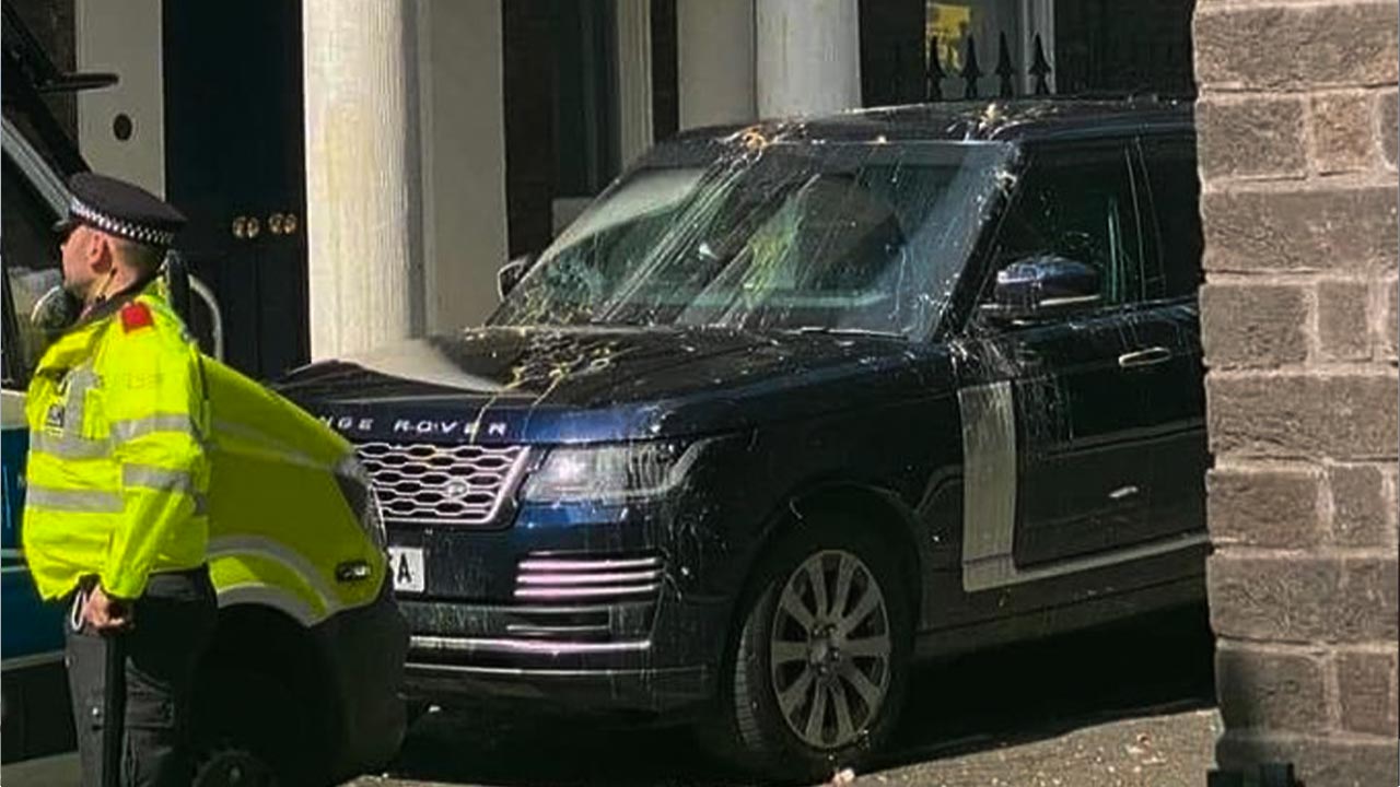 Kurdish protesters hurl eggs at Masrour Barzani’s convoy in London